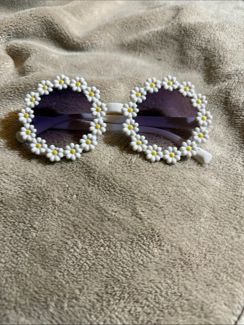 Kids Round White Daisy Sunglasses with Purple Lenses
